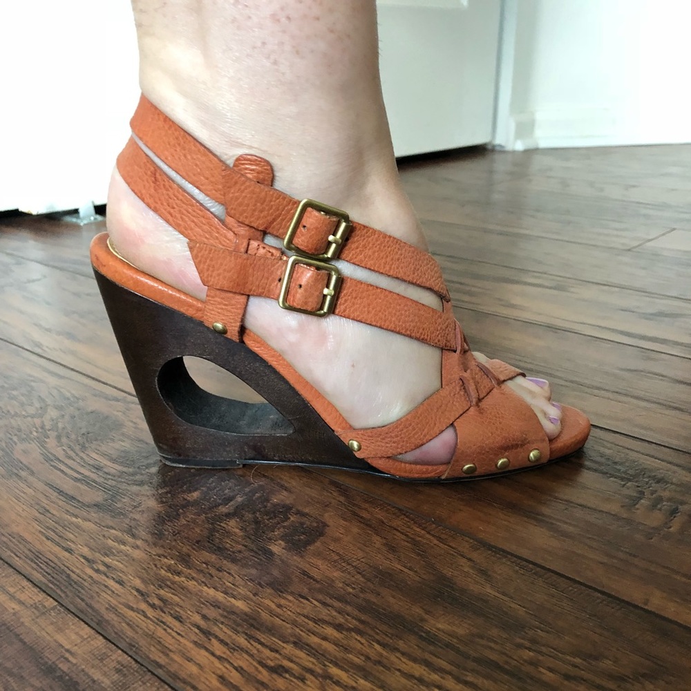 Vincent Camuto wedges